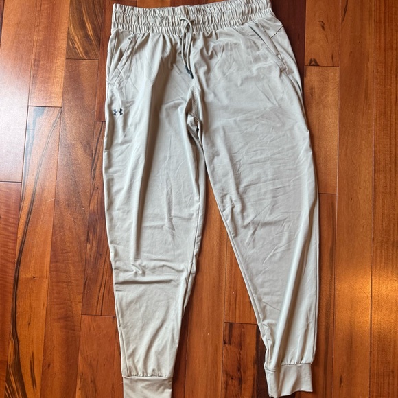 Under Armour women's Heat Gear Jogger Pants - Picture 3 of 4